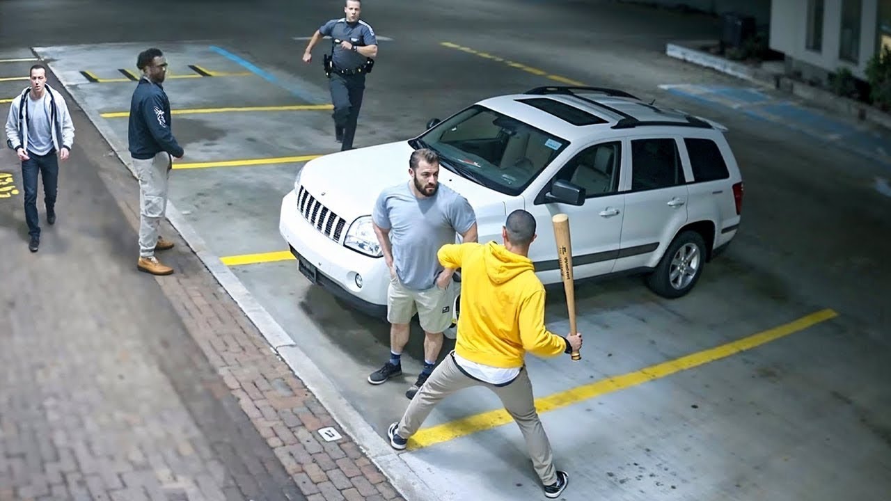 When Carjackers Mess With The Wrong Car!