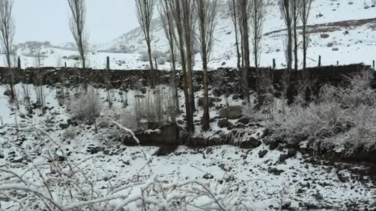 «Күтүш керек»: Баткенде күтүүсүз соолуп калган булакка жетекчилер жооп айтышты