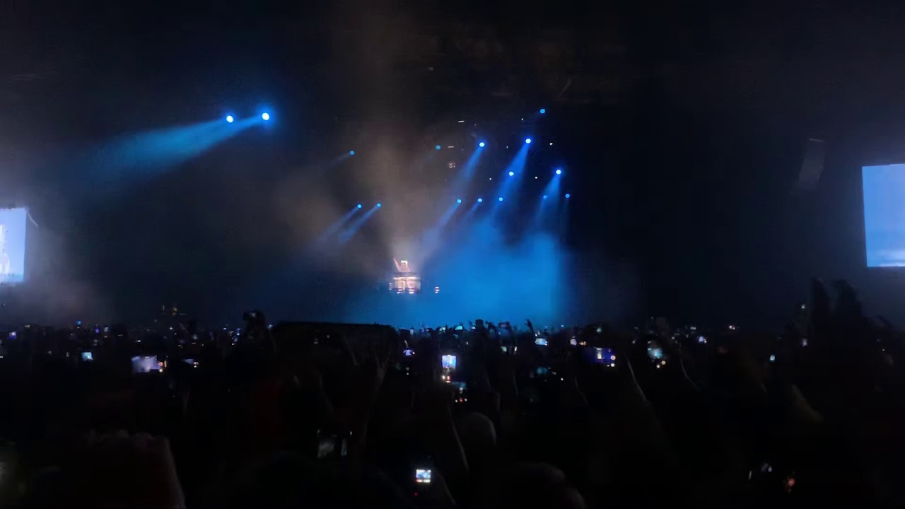 ‪Marshmello - Here With Me Feat. CHVRCHES‬ [Live at 幕張メッセ 2019/3/22]