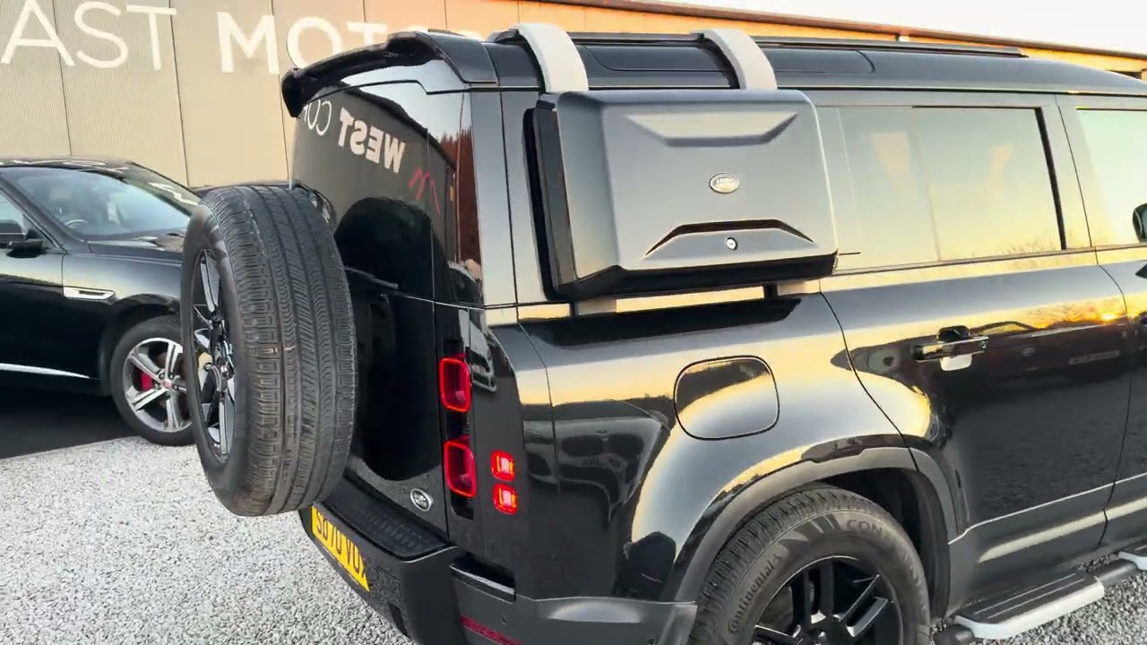 LAND ROVER DEFENDER WALK ROUND