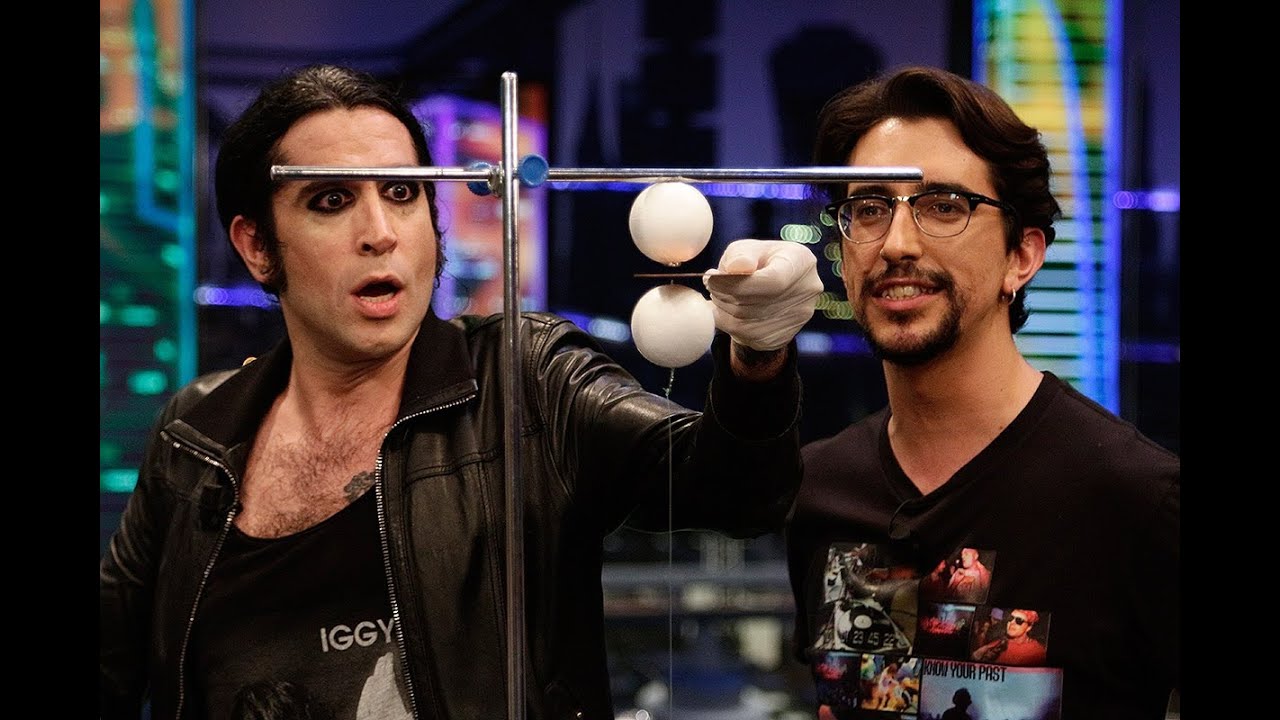 El Hormiguero 3.0 - Marron corta la atracción entre dos imanes con unas tijeras