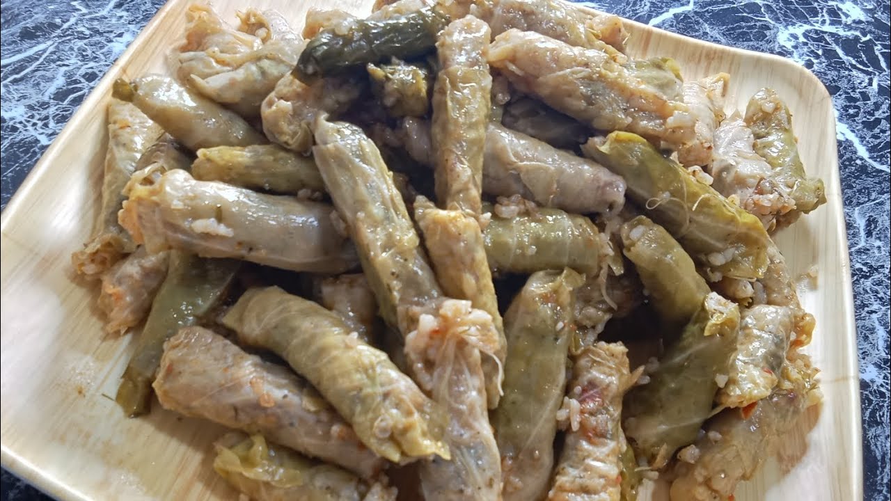 محشي كرنب ياسلام علي جماله والدفا اللي بينشره ف المكان مفيش اطعم من كدا 😋👌#محشى #كرنب #ترند 