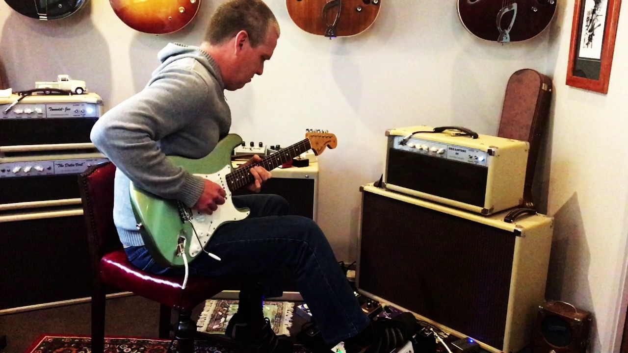 Xotic XW-1 Wah into a Sweetsound Mojo Vibe
