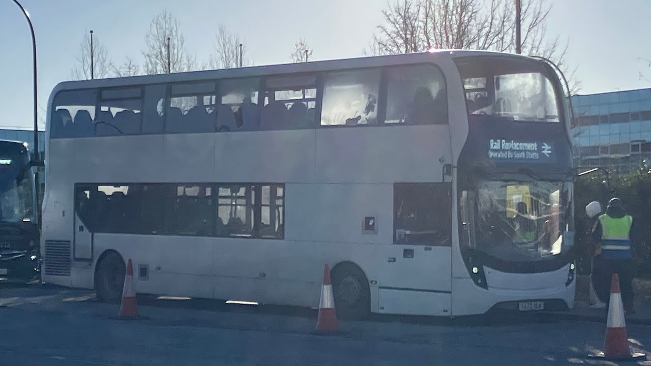 125 (YX72 OLK) - South Staffs Coach Hire, Tamworth | Rail Replacement
