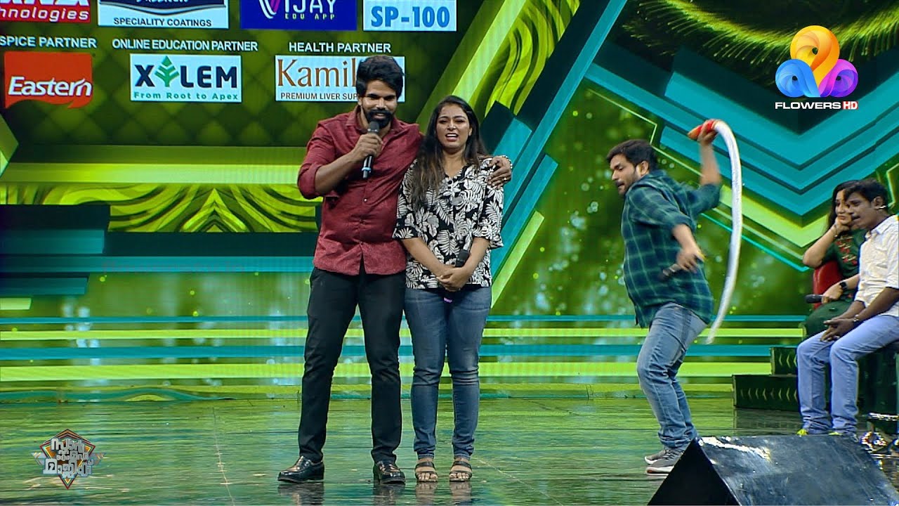 ഒരു വെടിക്ക് രണ്ടിണക്കുരുവികൾ.... 💕