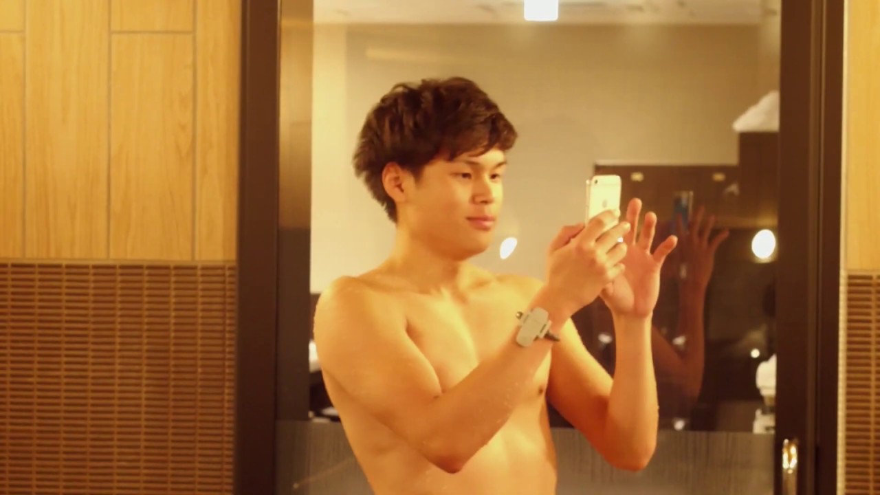 Manners in a public bath