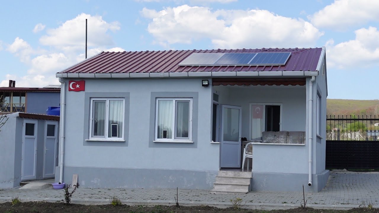 ORTA BOY EV TİPİ BUZDOLABI TELEVİZYON VE AYDINLATMA YAPABİLEN GÜNEŞ PANELİ ELEKTRİK ENERJİ SİSTEMİ