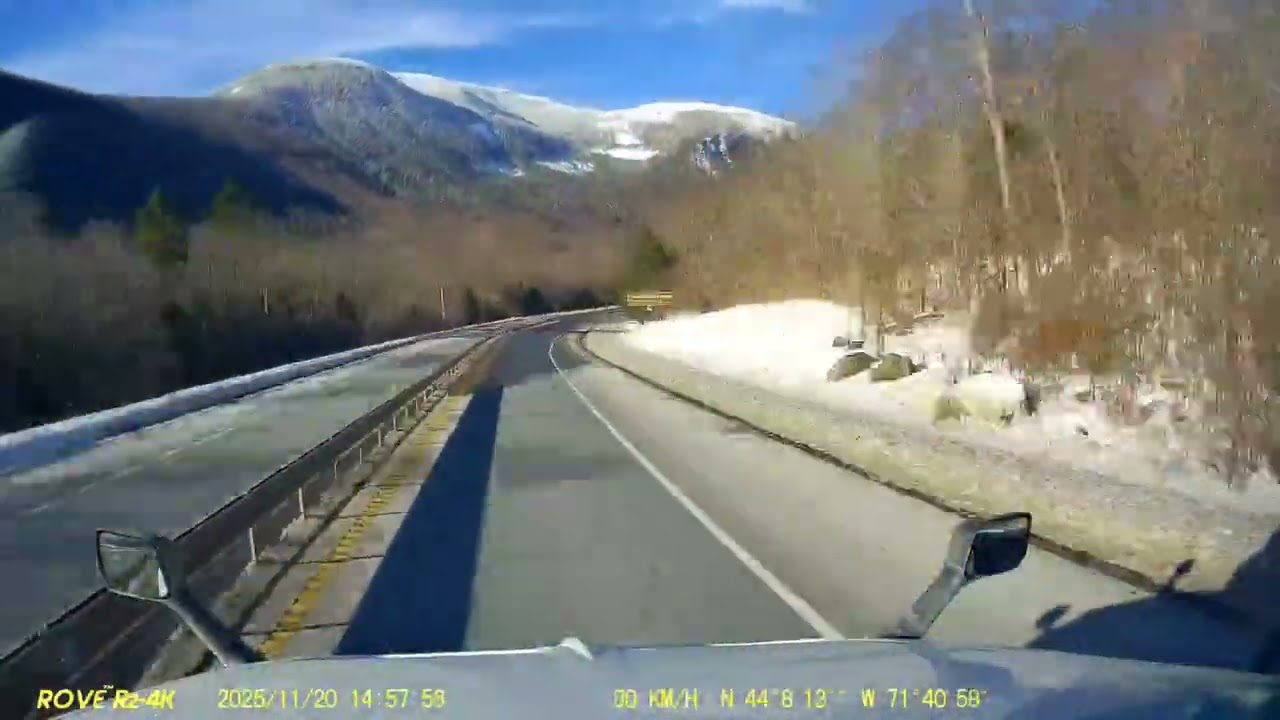 Drivig up the Franconia Notch Parkway 