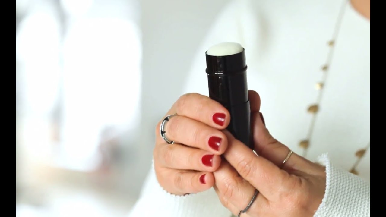 How To: Use A Kabuki Brush
