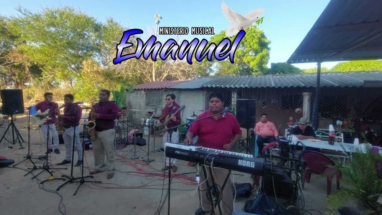 M.M.  EMANUEL en vivo