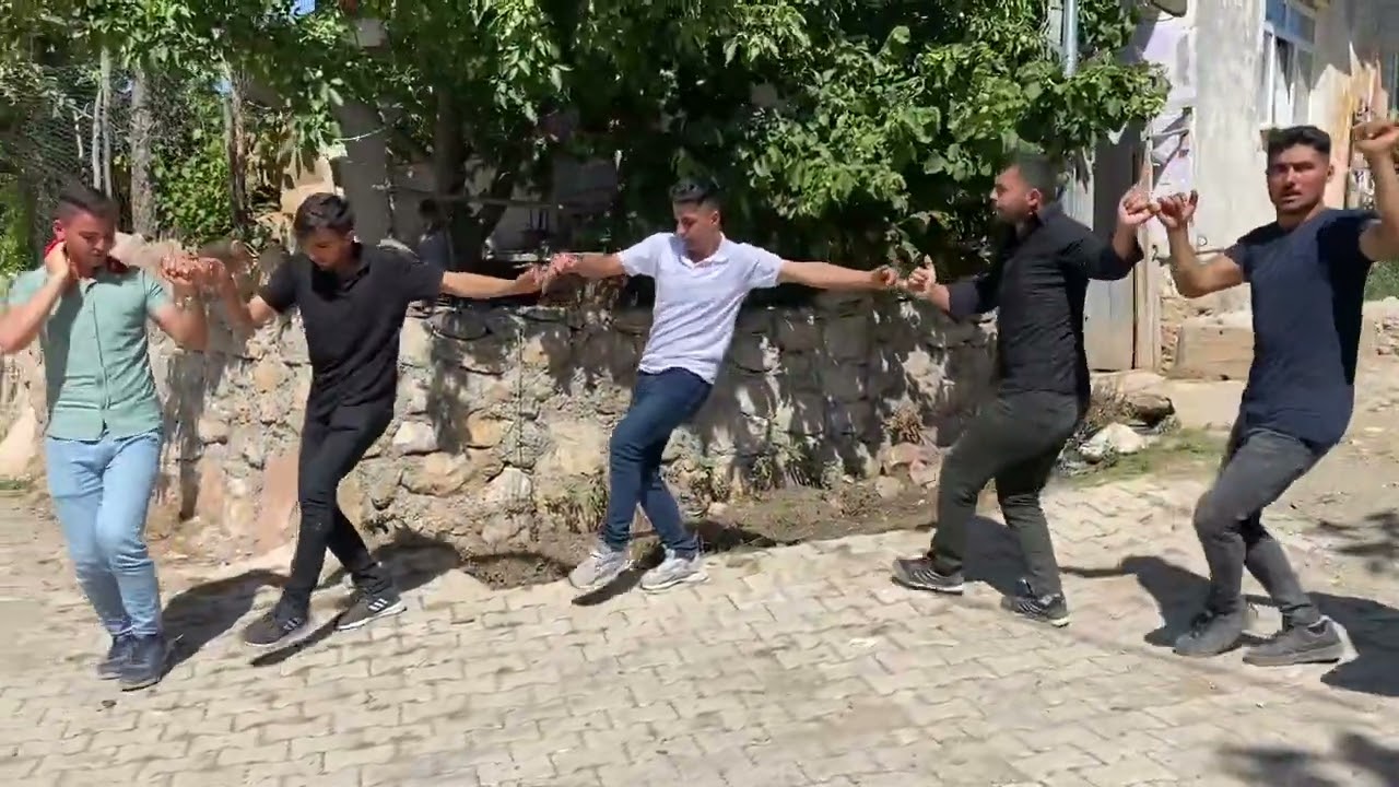 TOKAT ZİLE BOLDACI KÖYÜ                                    Tokat zile Boldacı köyü gençlerle halay