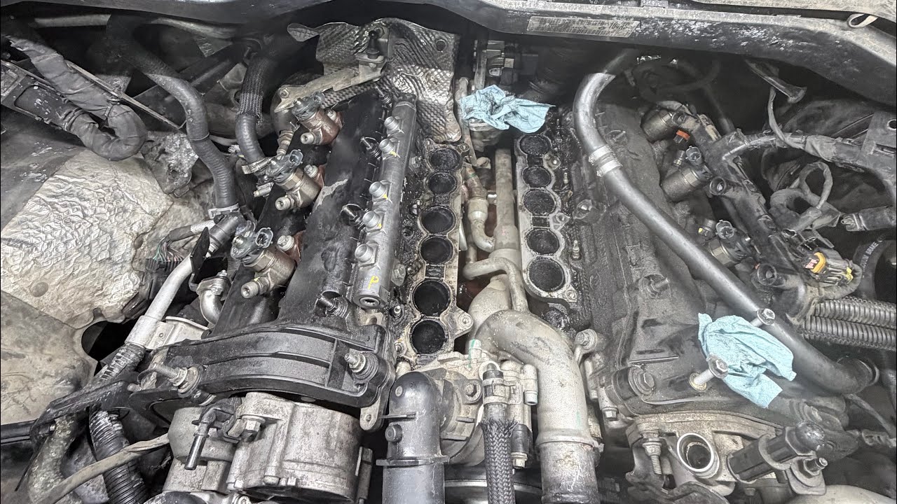 Как снять впускной коллектор на Ram 1500 3.0 Ecodiesel 2014-2019 годов выпуска