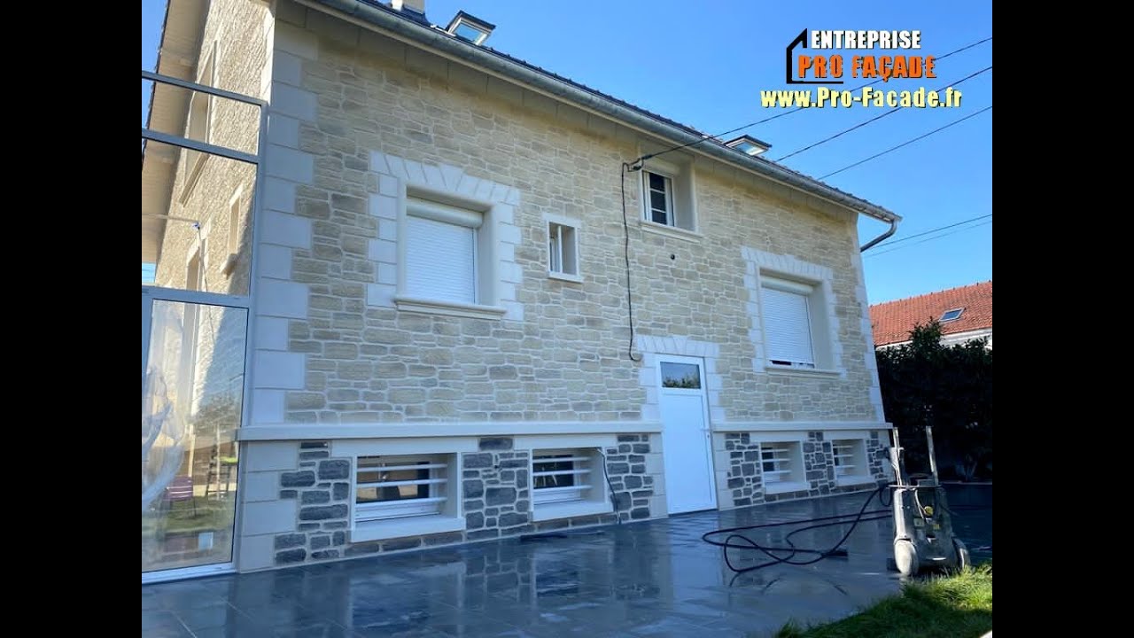 Chantier r&eacute;novation de fa&ccedil;ade - Finition imitation de pierre couleur ton pierre et gris - PRO FA&Ccedil;ADE