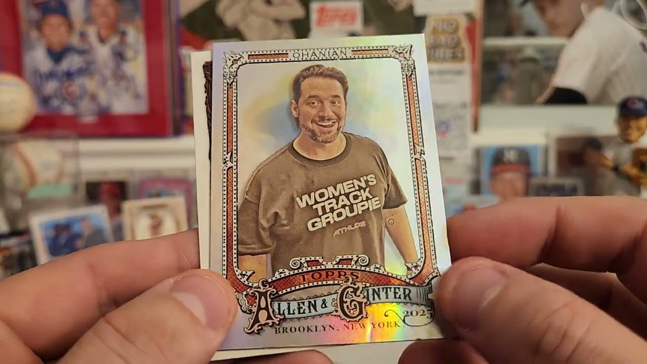 Открываю коллекционный набор Allen & Ginter 2025 года. Автограф-бомба и карточка RIP.