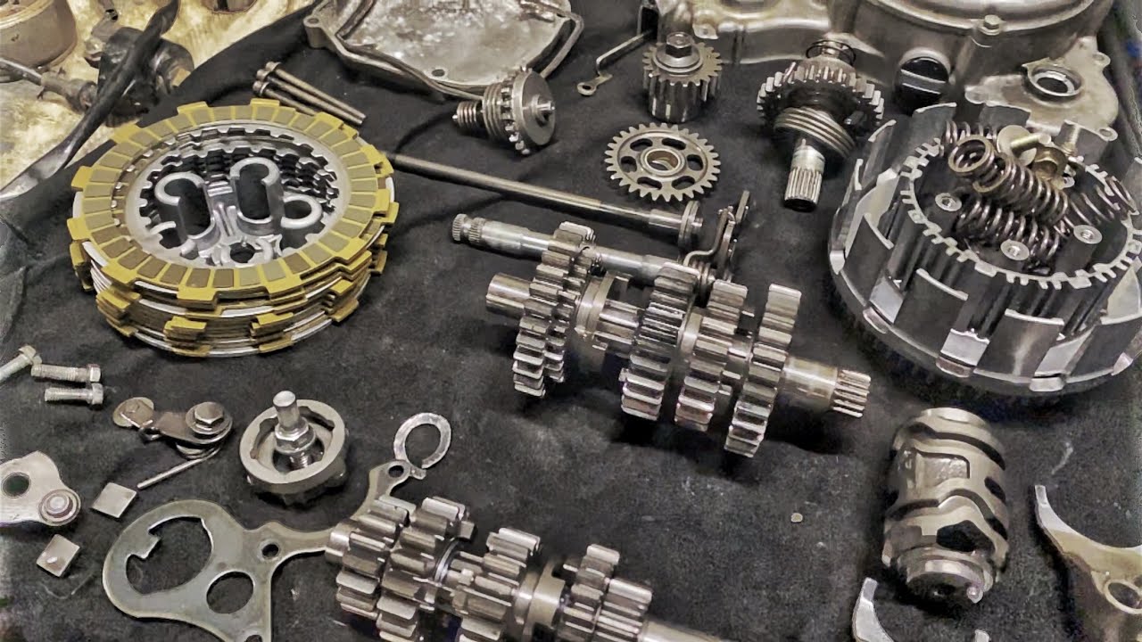 01 CR125 FULL REBUILD (Time-lapse)