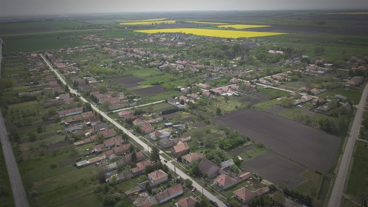 Kalandoz&aacute;sok Fej&eacute;r megy&eacute;ben &ndash; Hantos