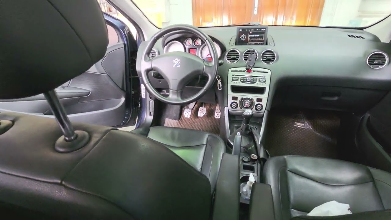 Peugeot 408 2.0 Allure+ Nav
