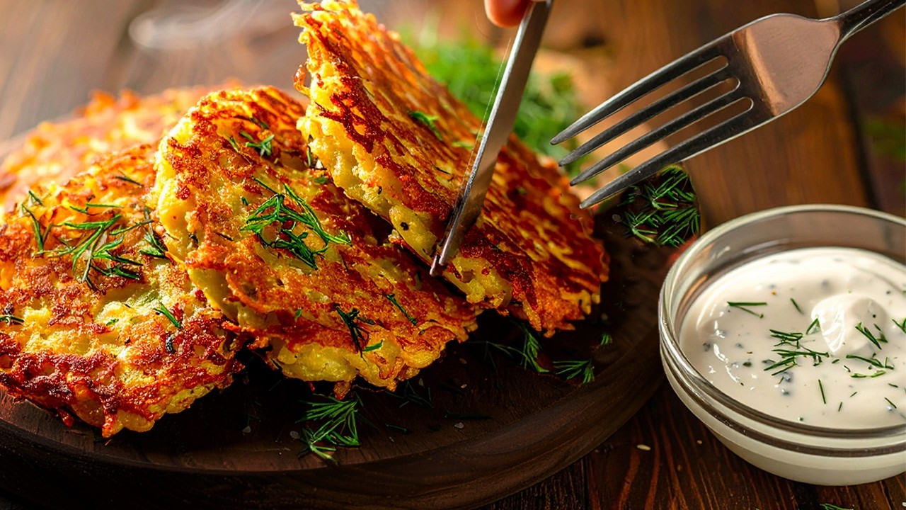 Простой и вкусный рецепт! Вот так они становятся такими хрустящими! Отличная закуска для всей семьи!