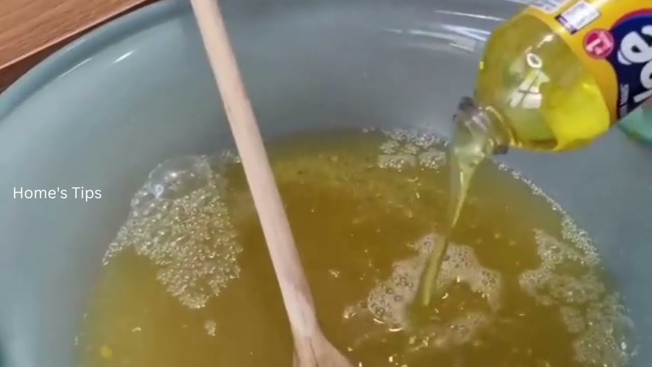 How to Make Powerful Homemade Cleaning Liquid with Lemon & Orange Peels #cleaning