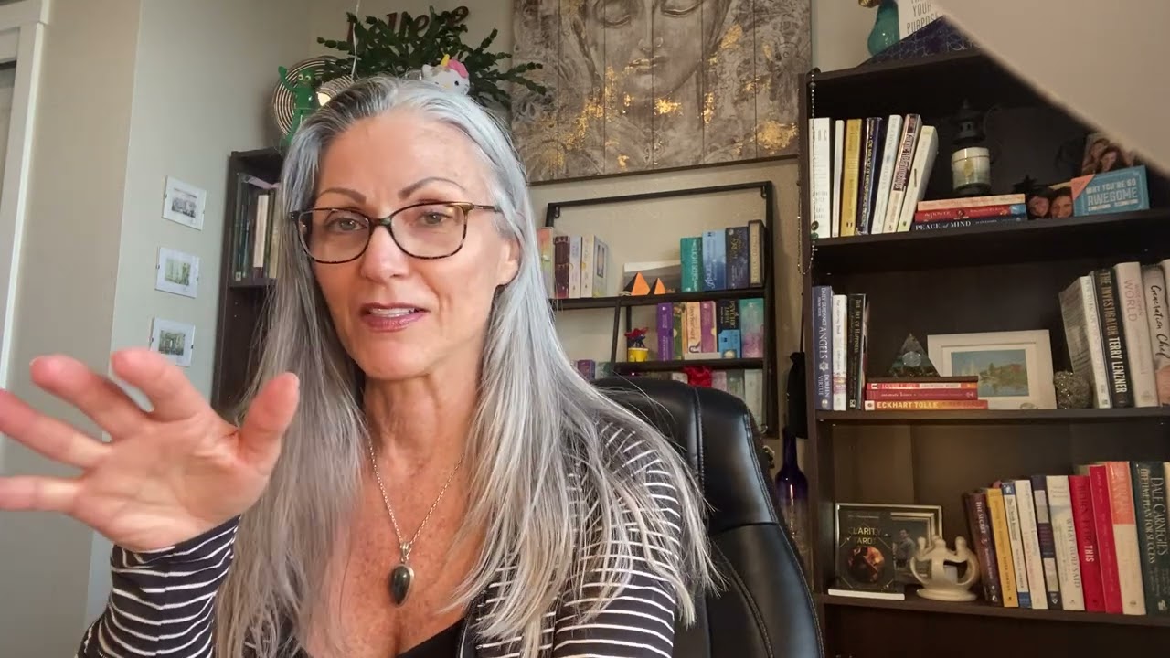 DECLUTTER! Surround yourself ONLY with what you need and love!❤️ @Judyintheskies 