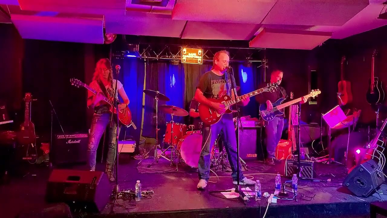 Luc Sasseville. J'habite à la ferme (live)