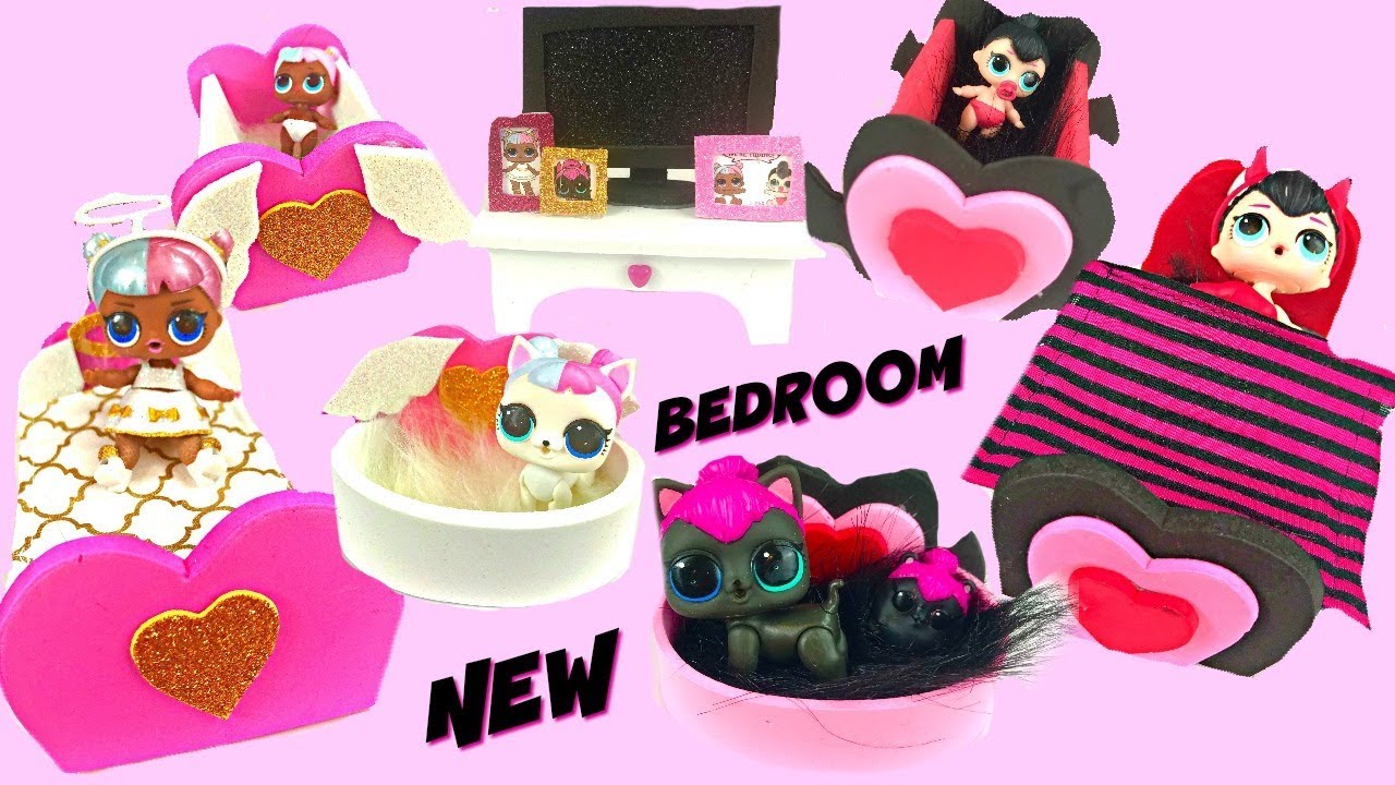 Spice and Sugar Dolls Move into  Doll House Mansion
