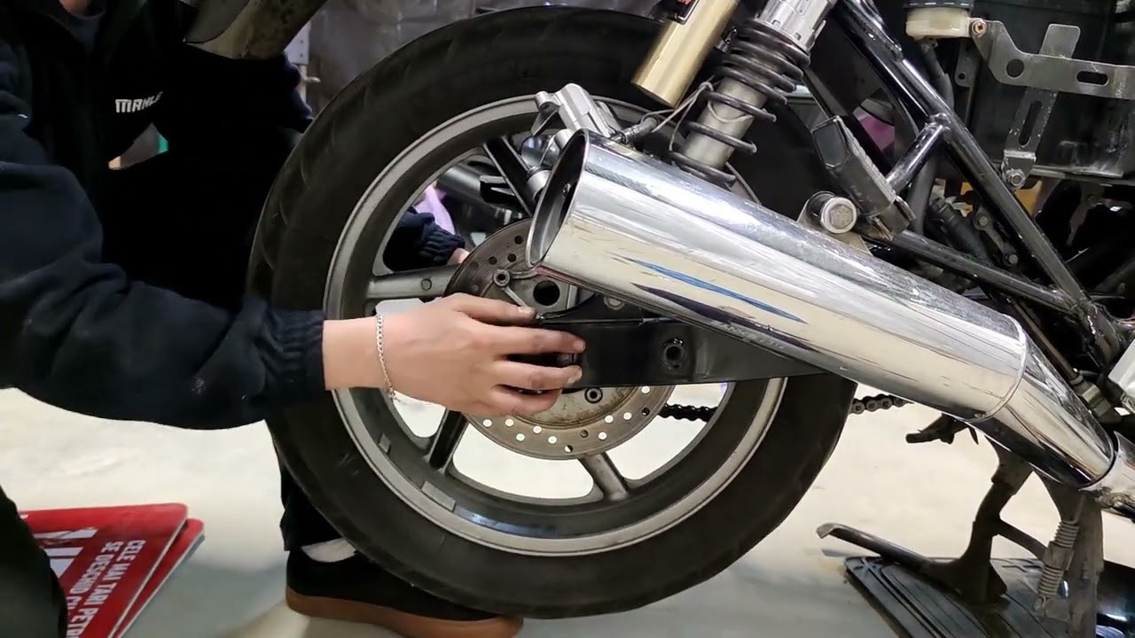 Honda CB 750 Seven Fifty Brake system Part 3 Front and rear brake pads and rear disk replacement