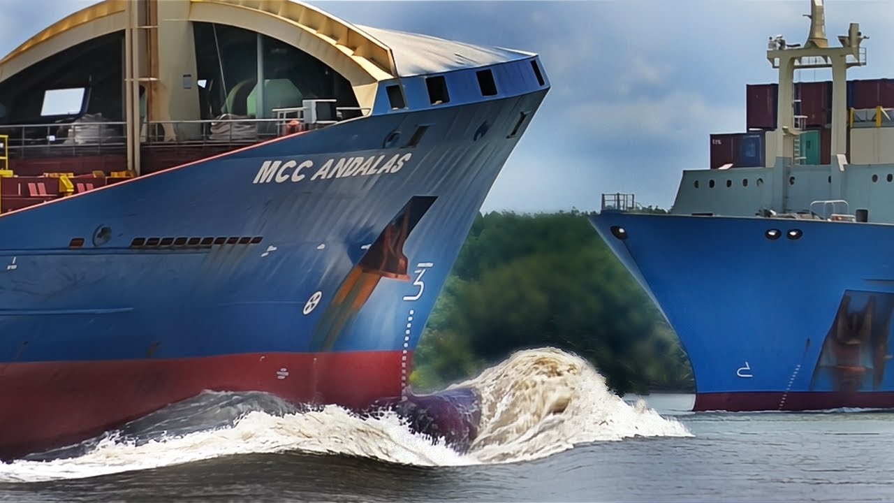 River Highways of Container Ships #shipspotting