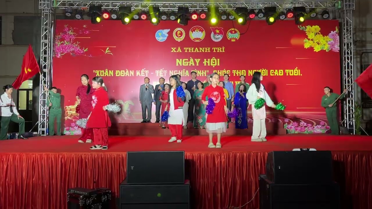 Chào mừng Đảng cộng sản Việt Nam - Dân vũ D8 Thanh Trì 