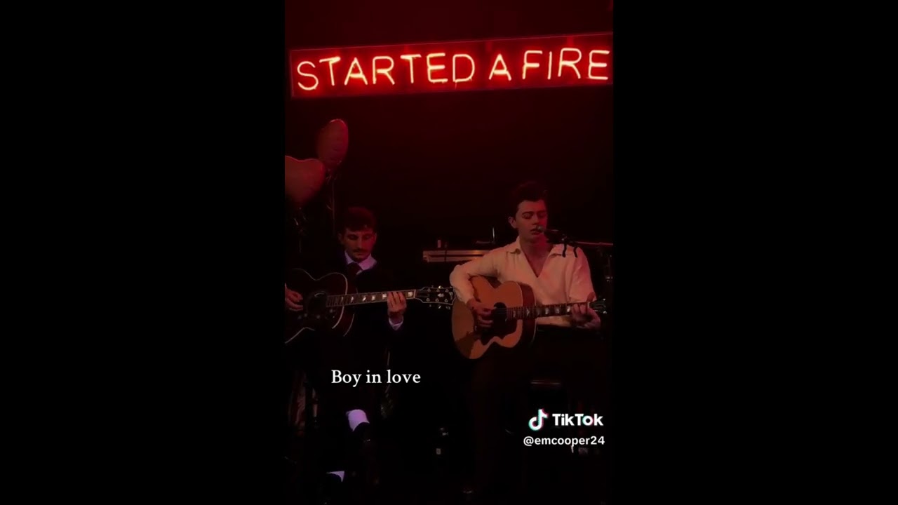 Elliot James Reay - Boy In Love - October 2025