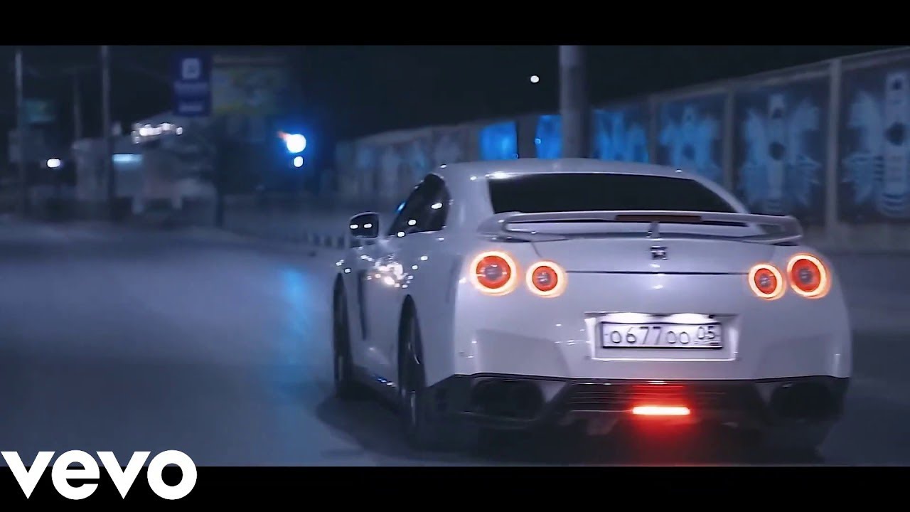 Trevor x Trashman - the pyramid / GT-R Showtime