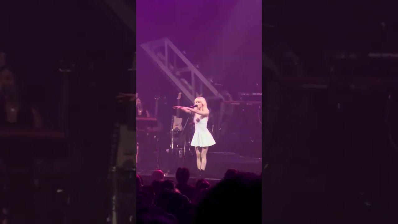 Maisie Peters in Minneapolis opening for Conan Gray Found Heaven Tour