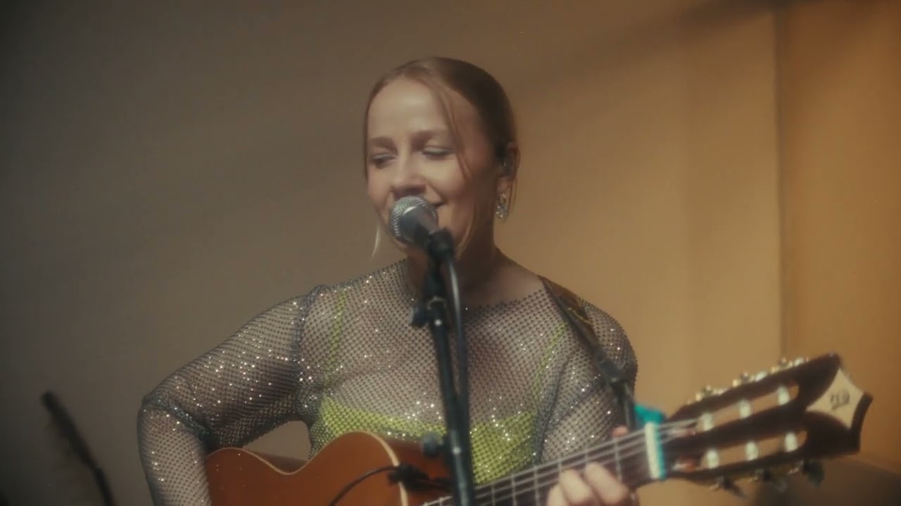 thea wang - save me for later (live from carl berner subway)