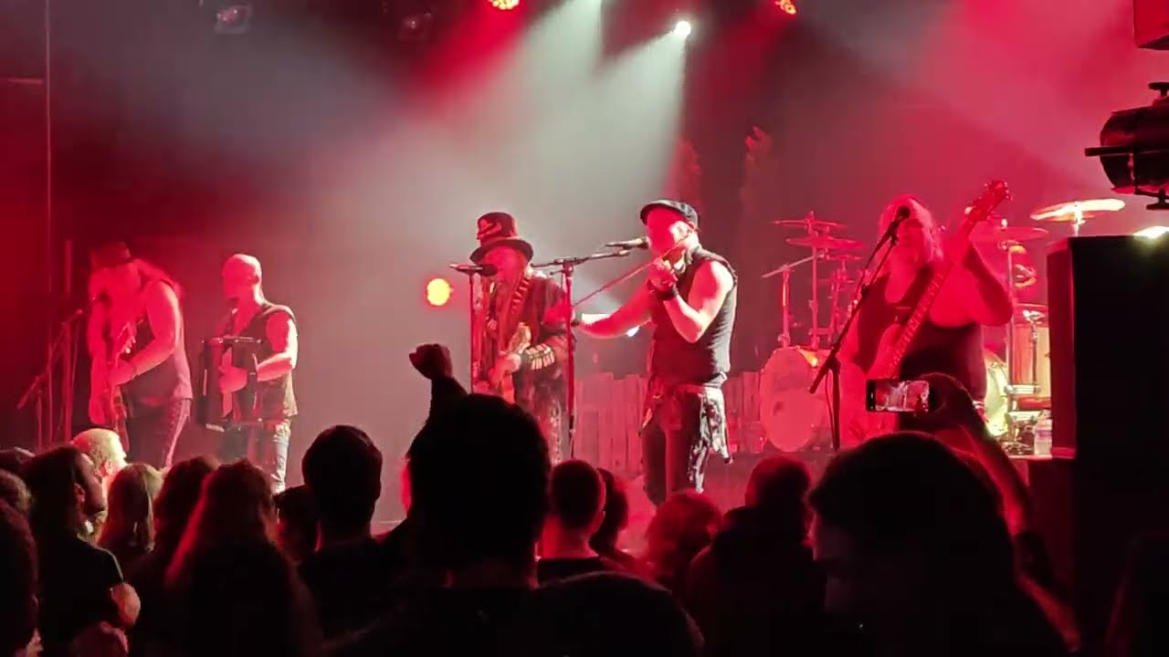 Korpiklaani - Päät Pois Tai Hirteen - Limoges - 29.01.26