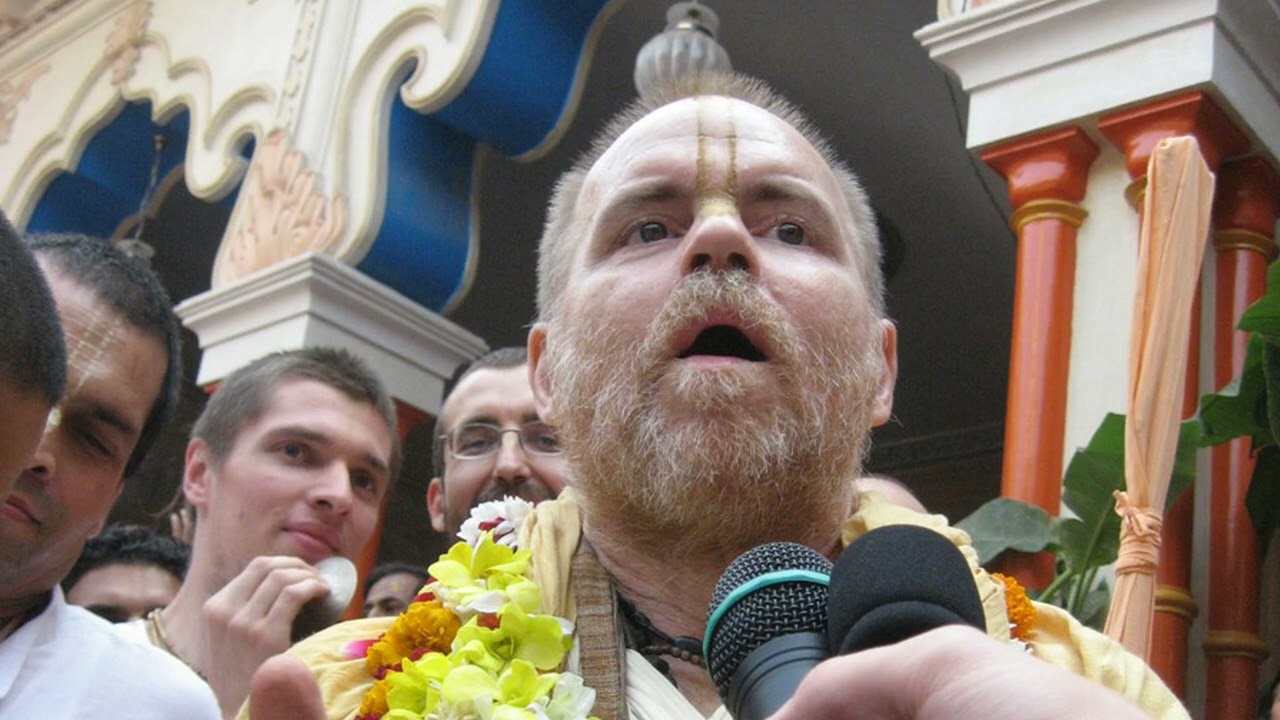 Aindra Prabhu...Mesmerising Kirtan