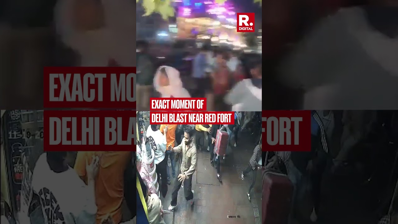 Exact Moment of Delhi Blast Near Red Fort