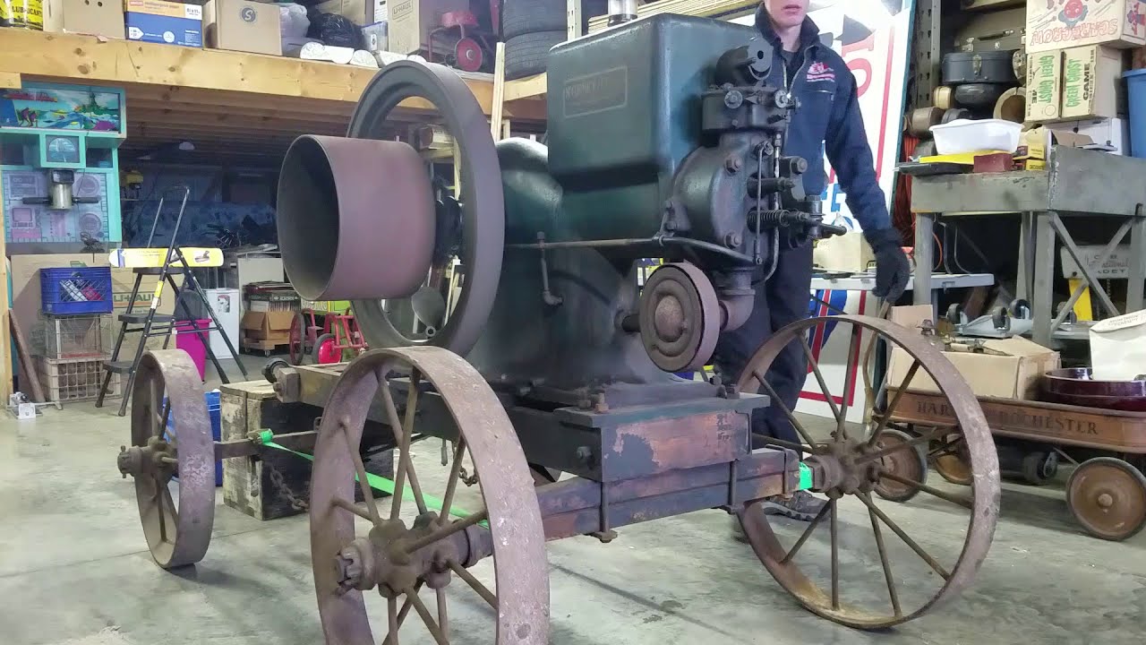 McCormick Deering model M throttle governed engine: First start of 2021