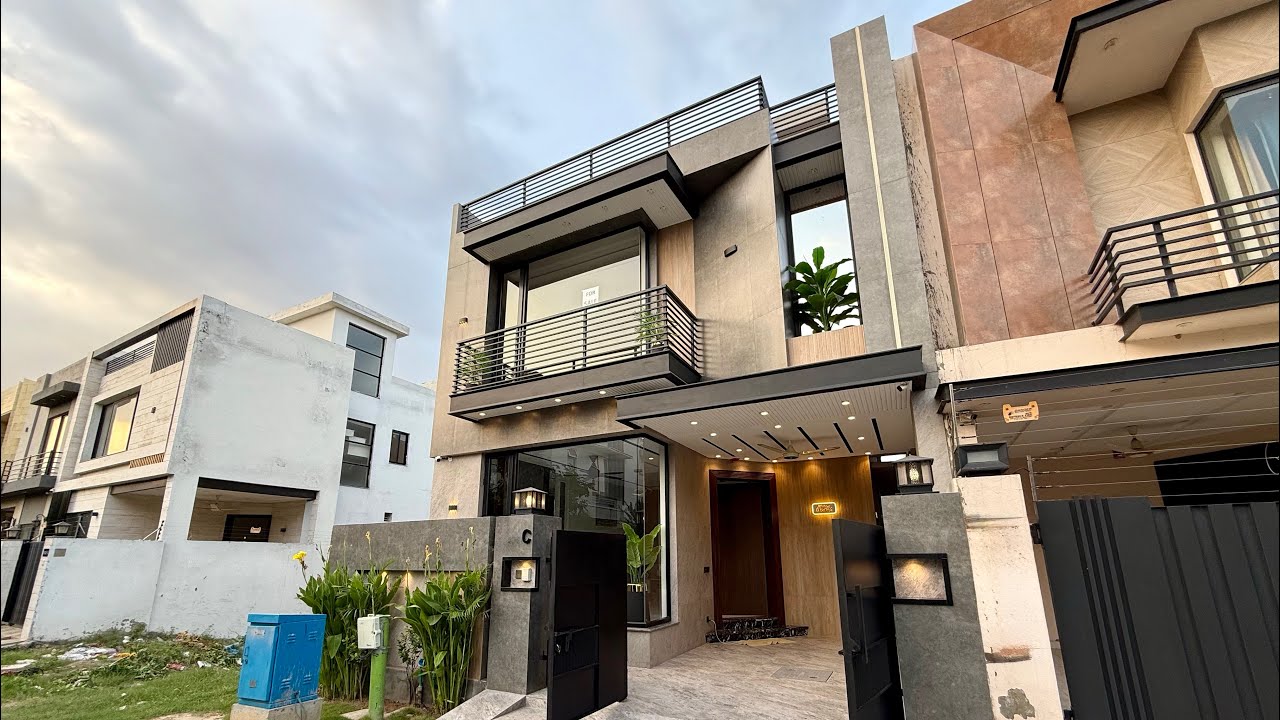 Reasonable Priced 5 Marla Modern Designer House For Sale in Dha Lahore