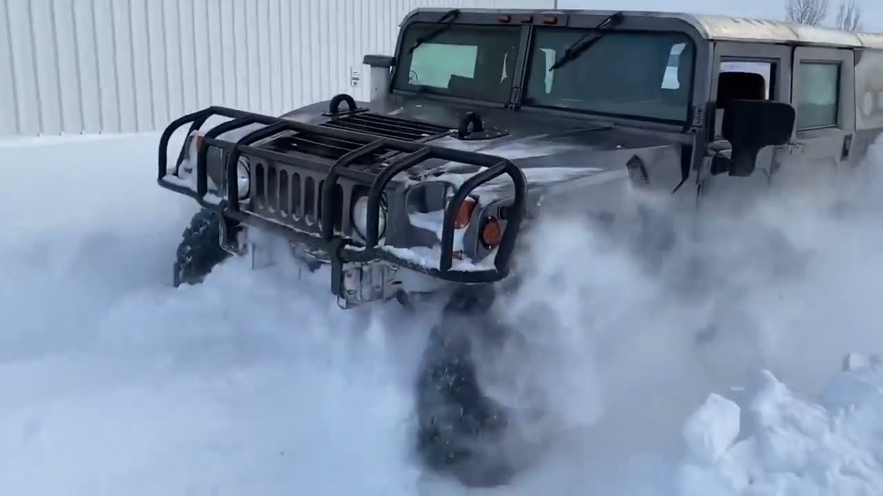Hummer H1 Plays In DEEP Snow