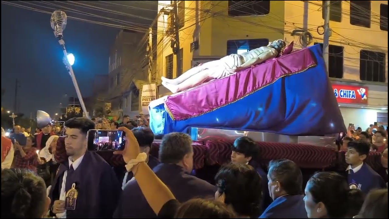Descendimiento y procesión del Cristo Yacente Viernes Santo 2025 Capilla Santísima Trinidad S.J.L