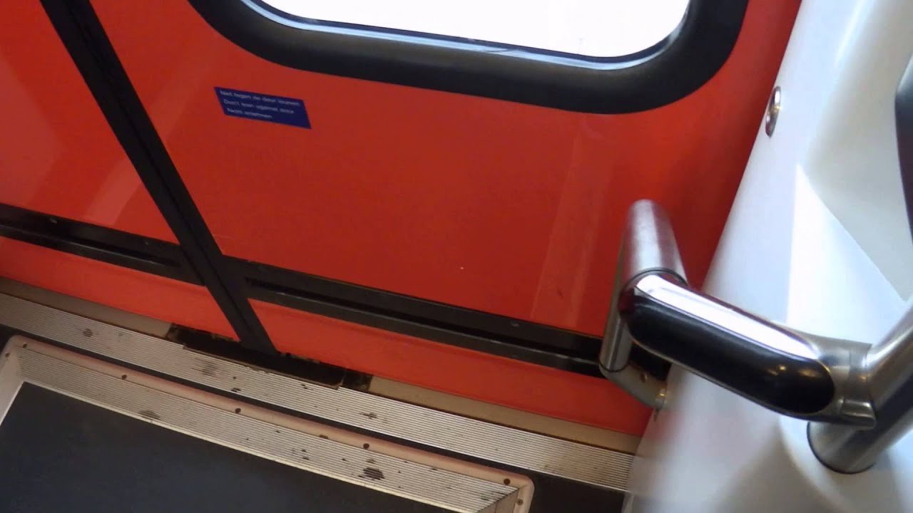 Going out of Veolia E-GTW 503 @ Railroad Station Meerssen
