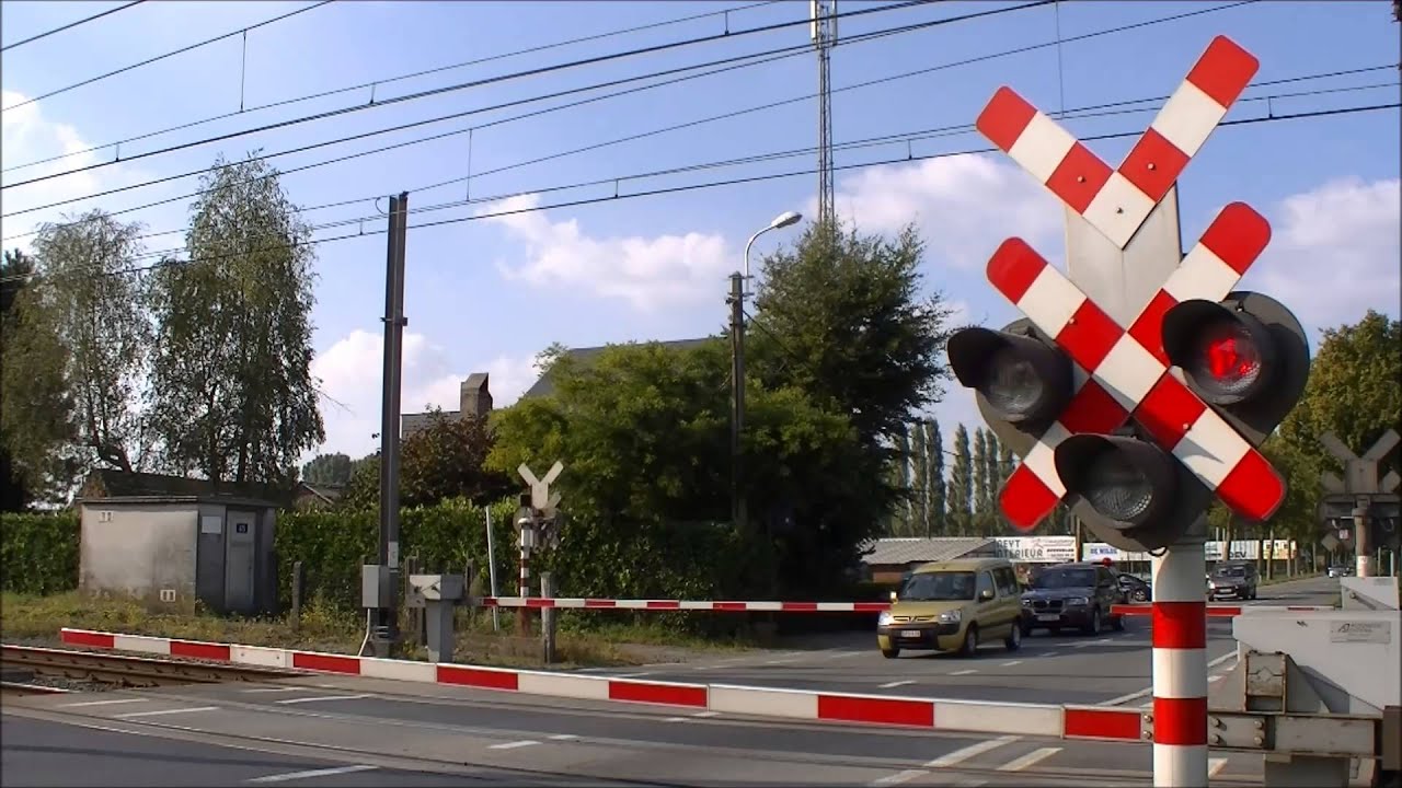 Nieuwe overwegbel in België // New RR-crossing bell in Belgium