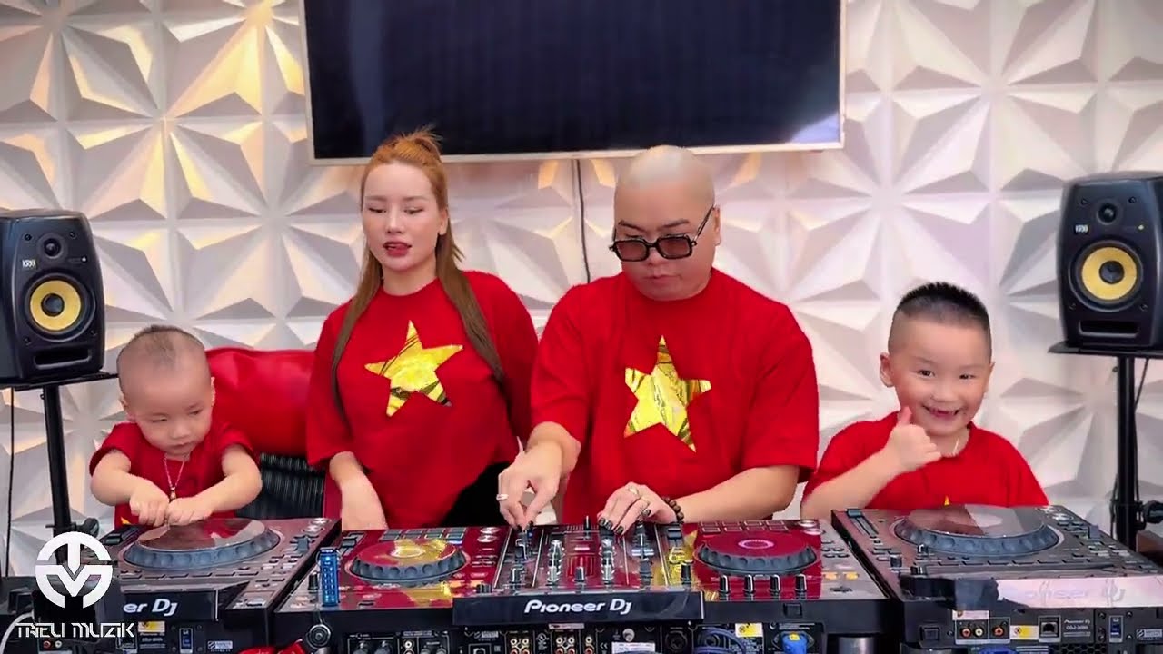 VIẾT TIẾP CÂU CHUYỆN HOÀ BÌNH - FULL SET NHẠC VIỆT NAM | DJ TRIỆU MUZIK