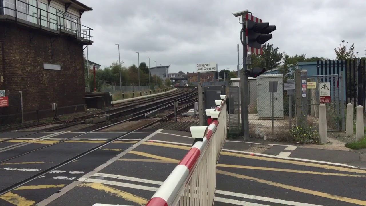 Gillingham Level Crossing (Kent) Saturday 07.10.2017