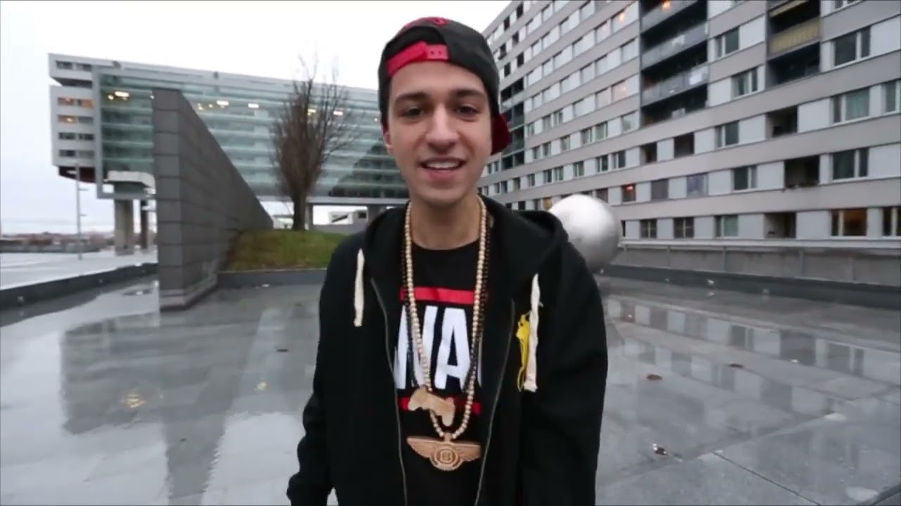 Money Boy ft. Taylor Johnson (Bentley Boys) - Übertrieben krass (Offizielles Musikvideo)