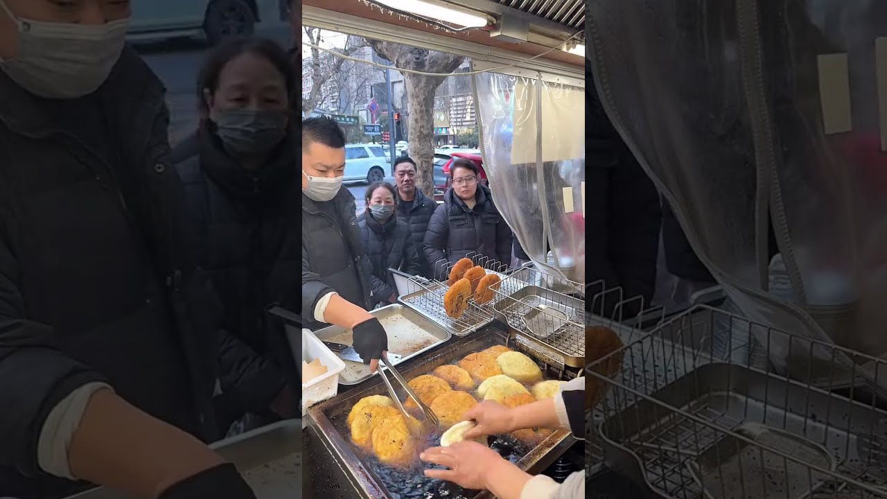 Enjoying delicious food - 纵览美食直播