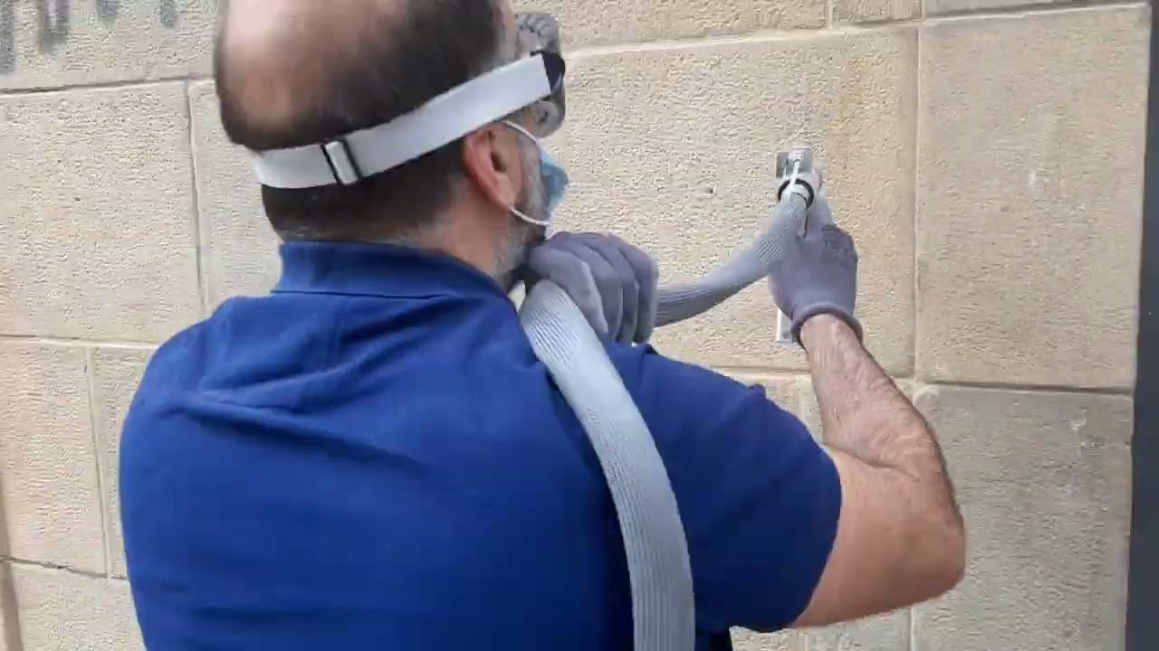 Retirada de graffiti en edificio histórico