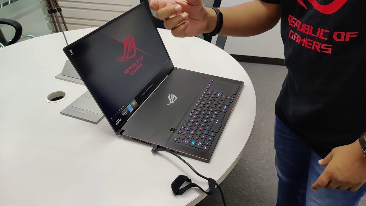ROG Zephyrus S 17 (GX701) Quick Look