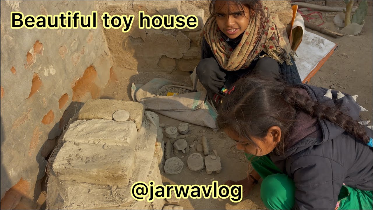 My little sister make a beautiful toy house/Meri Chhoti baheno Khoob Surat Ghar Banaya