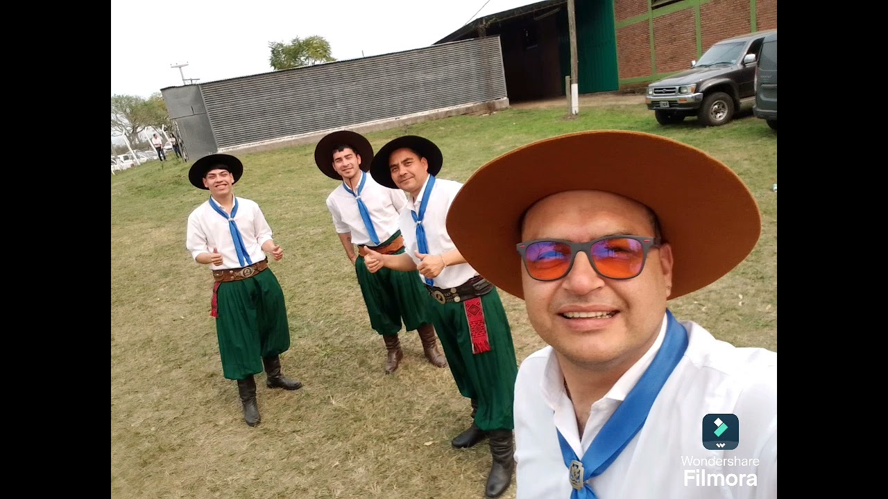 La banda lo-k de Aníbal Rojas ( guitarra,bajo y acordeon ) cumbias criollitas ...